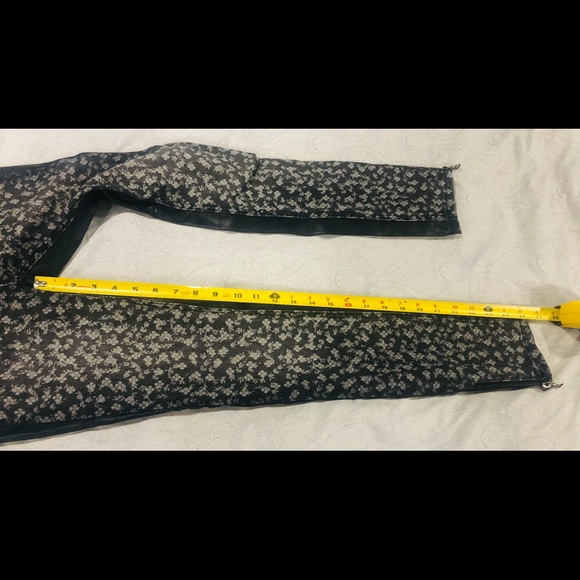 🎉HP🎉🔥Blank NYC🔥Girls Super Skinny Pants🔥Full Measurements in Photos🔥 - Picture 11 of 16